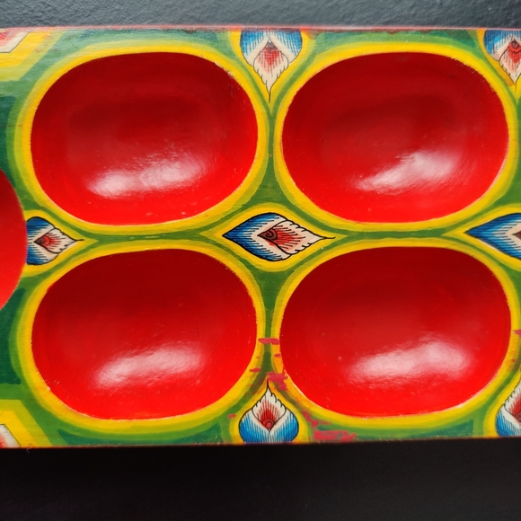 Handmade Hand Painted Indonesian Game Congklak with Shells - Picture 6 of 7